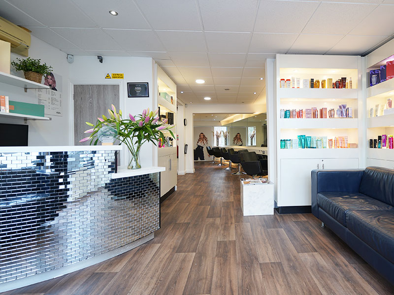 ubu-salon